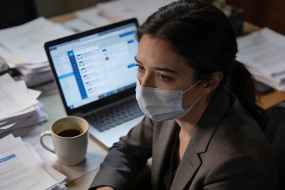 High-Functioning Woman Burnout: Signs You’re Quietly Exhausted And Hiding It Too Well