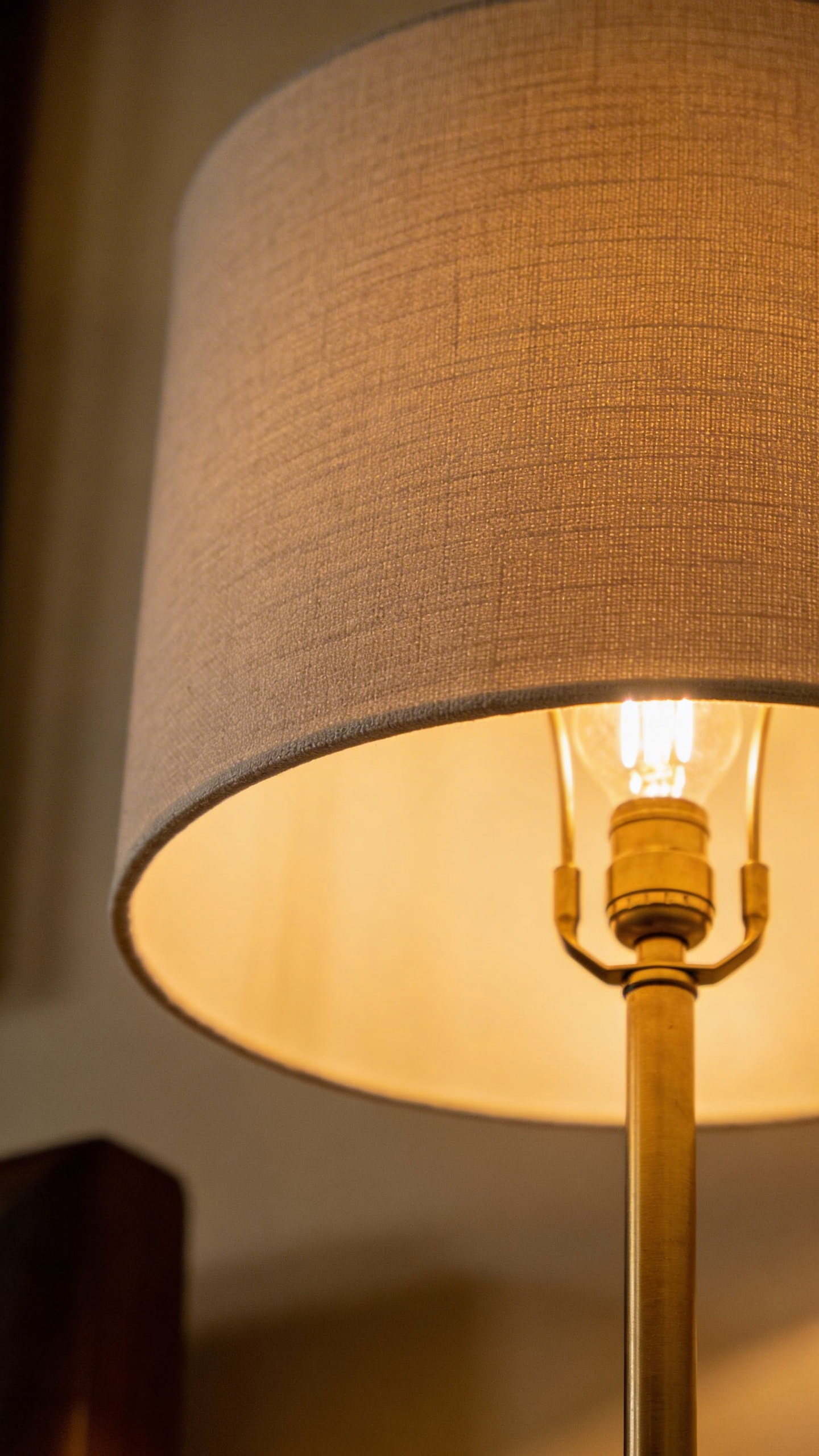 dimmable warm-light bedside lamp with fabric shade
